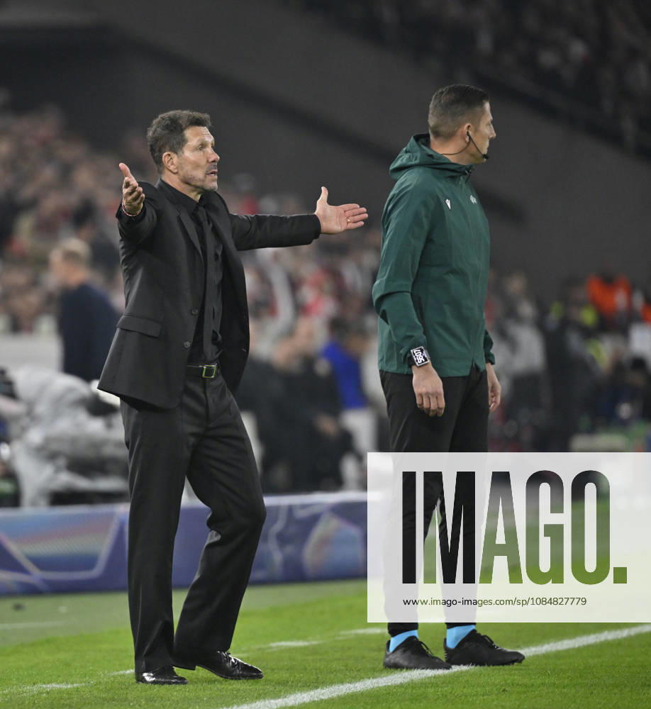 Trainer Coach Diego Simeone Atletico de Madrid am Spielfeldrand Gestik Geste Champions League VfB Stuttgart vs Atletico Madrid 20.10.2026 DFL REGULATIONS PROHIBIT ANY USE OF PHOTOGRAPHS AS IMAGE SEQUENCES AND OR QUASI-VIDEO Champions League VfB Stuttgart vs Atletico Madrid