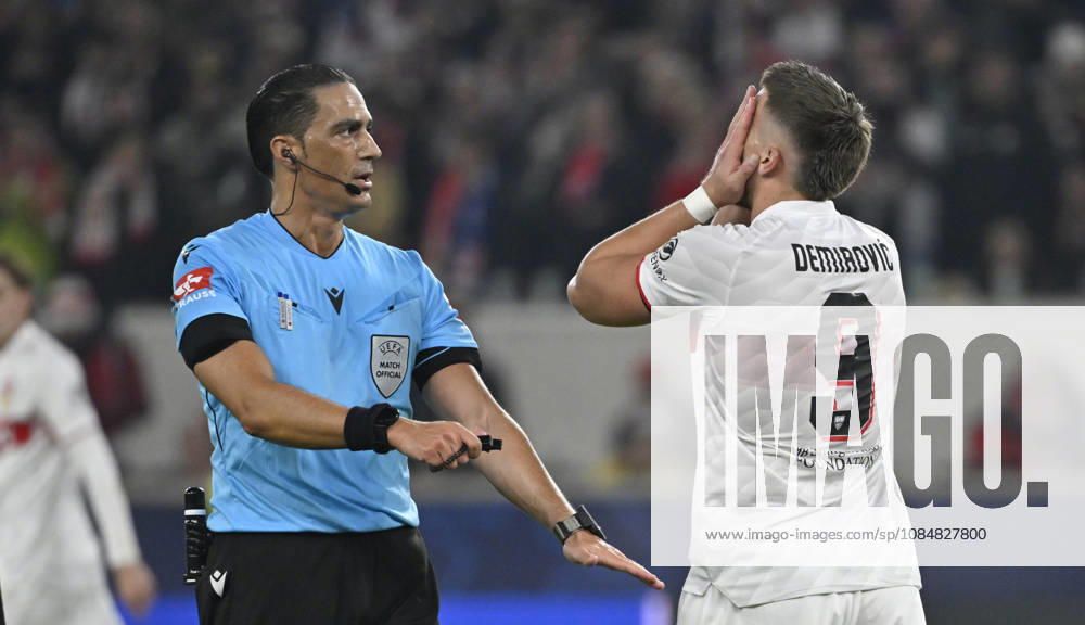 Ermedin Demirovic VfB Stuttgart (09) Enttaeuschung enttaeuscht nach vergebener Torchance Gestik Geste Schiedsrichter Referee Serdar Goezuebueyuek (NED) Champions League VfB Stuttgart vs Atletico Madrid 20.10.2026 DFL REGULATIONS PROHIBIT ANY USE OF PHOTOGRAPHS AS IMAGE SEQUENCES AND OR QUASI-VIDEO Champions League VfB Stuttgart vs Atletico Madrid