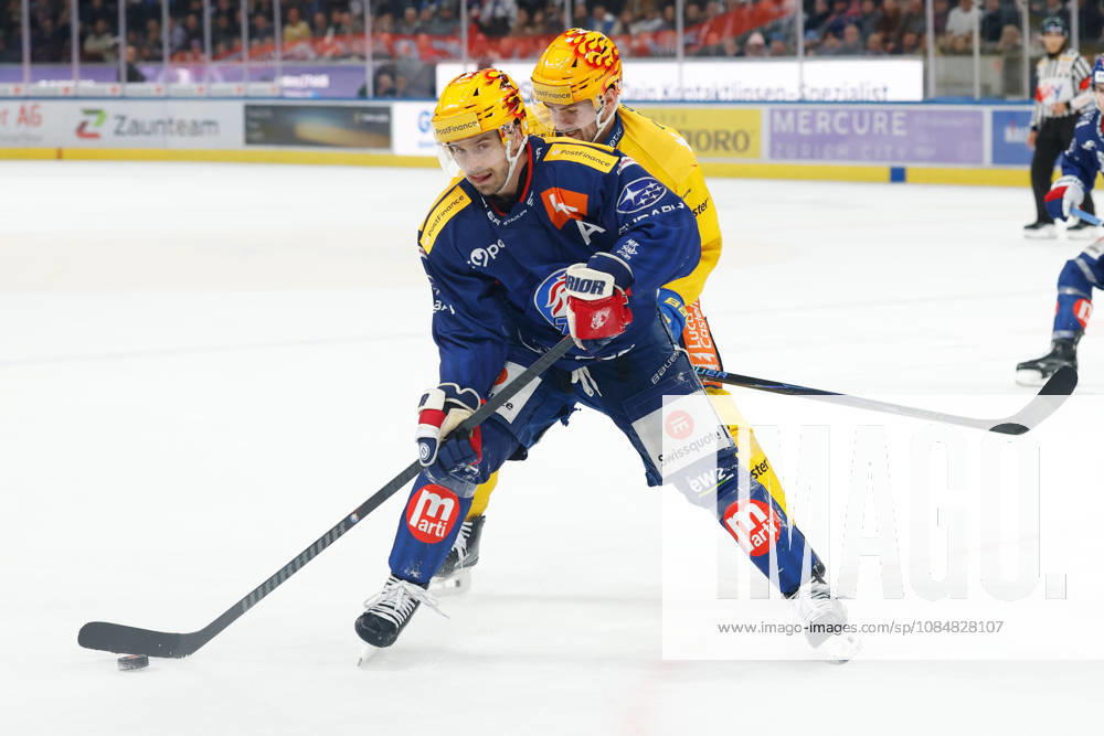 Swiss Life Arena Zuerich, SCHWEIZ, Saison 2026 2027 Herren Eishockey National League ZSC Lions - HC Davos Denis Malgin (ZSC Lions) gegen Filip Zadina (HC Davos)