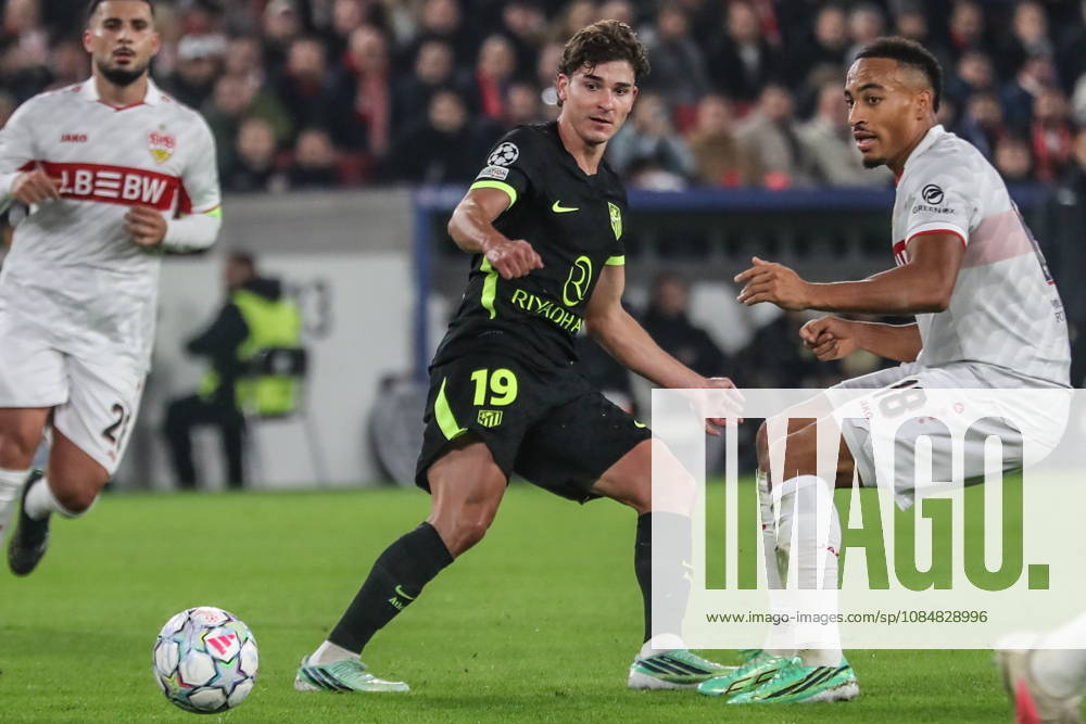 Stuttgart 20.10.2026. Pilka nozna Liga Mistrzow UEFA sezon 2026 2027 kolejka 3 mecz: VfB Stuttgart - Atletico Madryt --- Football UEFA Champions League season 2025 2026 round 3 match: VfB Stuttgart - Atletico de Madrid nz Julian Alvarez, Jamie Leweling Fot. Kacper Staniec NEWSPIX.PL --- newspix.pl
