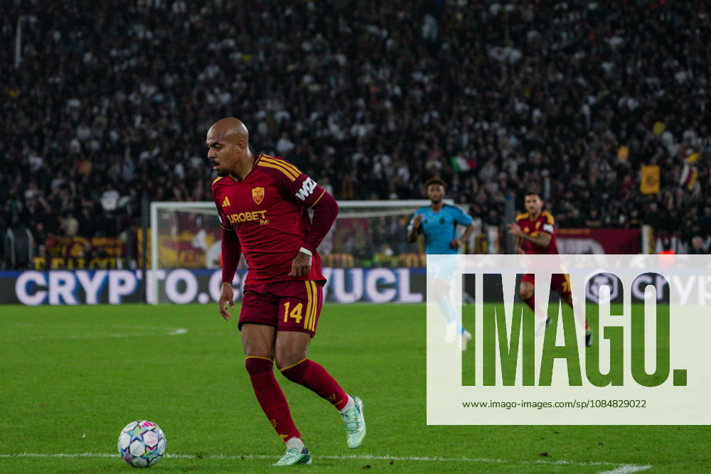 IPA89968652 - Donyell Malen of AS Roma during the AS Roma vs. Slovan Bratislava UEFA Champions League soccer match in Rome, Italy, on October 20, 2026