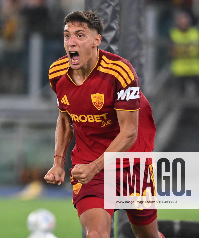 (261021) -- ROME, Oct. 21, 2026 -- Roma s Nahuel Molina celebrates his goal during the UEFA Champions League football match between Roma and Slovan Bratislava in Rome, Italy, Oct. 20, 2026. (Photo by Xinhua) (SP)ITALY-ROME-FOOTBALL-UEFA CHAMPIONS LEAGUE-ROMA VS SLOVAN BRATISLAVA AlbertoxLingria