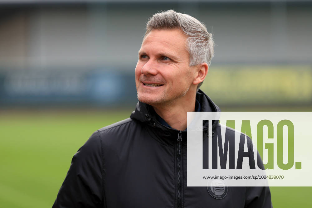 SOCCER - UEFA EL, Sturm vs Marseille GRAZ,AUSTRIA,21.OCT.26 - SOCCER - UEFA Europa League, SK Sturm Graz vs Olympique de Marseille, preview, training Sturm. Image shows managing director Michael Parensen (Sturm). GEPAxpictures Buehner-Weinrauch