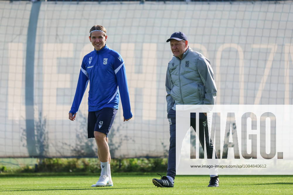 2026.10.21 Poznan Pilka nozna UEFA Liga Europy faza ligowa sezon 2026 2027 Trening Lech Poznan przed meczem z AFC Sunderland N z Antoni Kozubal Trener Lecha Niels Frederiksen Foto Pawel Jaskolka PressFocus 2026.10.21 Poznan Football Europa League League Phase 2026 2027 Lech Poznan training session before AFC Sunderland game Credit: Pawel Jaskolka PressFocus NEWSPIX.PL --- newspix.pl