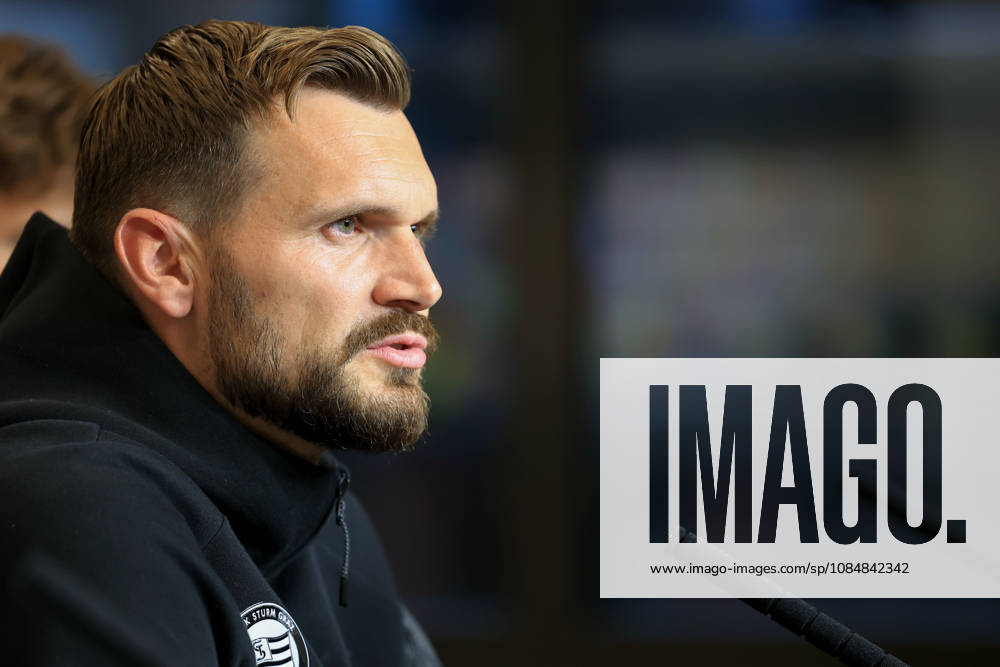 SOCCER - UEFA EL, Sturm vs Marseille GRAZ,AUSTRIA,21.OCT.26 - SOCCER - UEFA Europa League, SK Sturm Graz vs Olympique de Marseille, preview, press conference, PK, Pressekonferenz Sturm. Image shows head coach Fabio Ingolitsch (Sturm). GEPAxpictures Buehner-Weinrauch