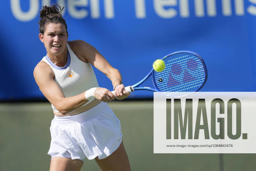 WTA, Tennis Damen Kinoshita Group Japan Open - Day 3 Miriam Skoch of the Czech Republic plays with partner Jesika Maleckova of the Czech Republic during their quarterfinal doubles match against Claire Liu of the United States and Kaitlin Quevedo of Spain at the 2026 Kinoshita Group Japan Open Women s tennis tournament at Utsubo Tennis Center in Osaka, Japan, on October 21, 2026. Osaka Japan