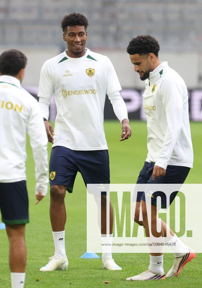 Union s Kevin Rodriguez and Union s Adem Zorgane pictured during a training session of Belgian soccer team Royale Union Saint-Gilloise, Wednesday 21 October 2026 in Dusseldorf, Germany, in preparation of tomorrow s game against Israeli Hapoel Be er Sheva F.C. on the third day of the UEFA Europa League league phase. The game was moved to Dusseldorf, as Belgian cities refused to host for security reasons. VIRGINIExLEFOUR x190506698x