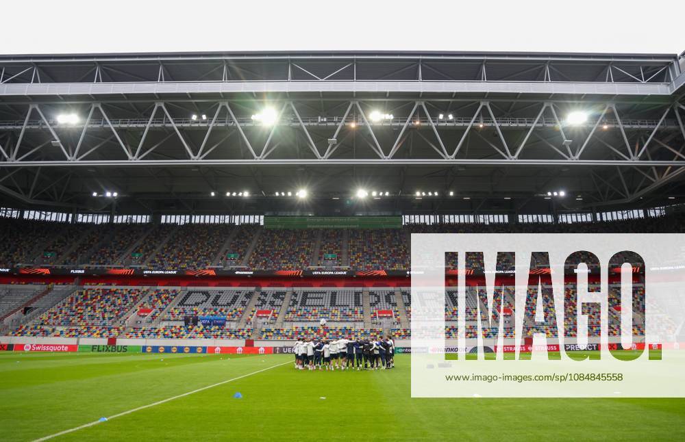 Illustration picture taken during a training session of Belgian soccer team Royale Union Saint-Gilloise, Wednesday 21 October 2026 in Dusseldorf, Germany, in preparation of tomorrow s game against Israeli Hapoel Be er Sheva F.C. on the third day of the UEFA Europa League league phase. The game was moved to Dusseldorf, as Belgian cities refused to host for security reasons. VIRGINIExLEFOUR x190509384x