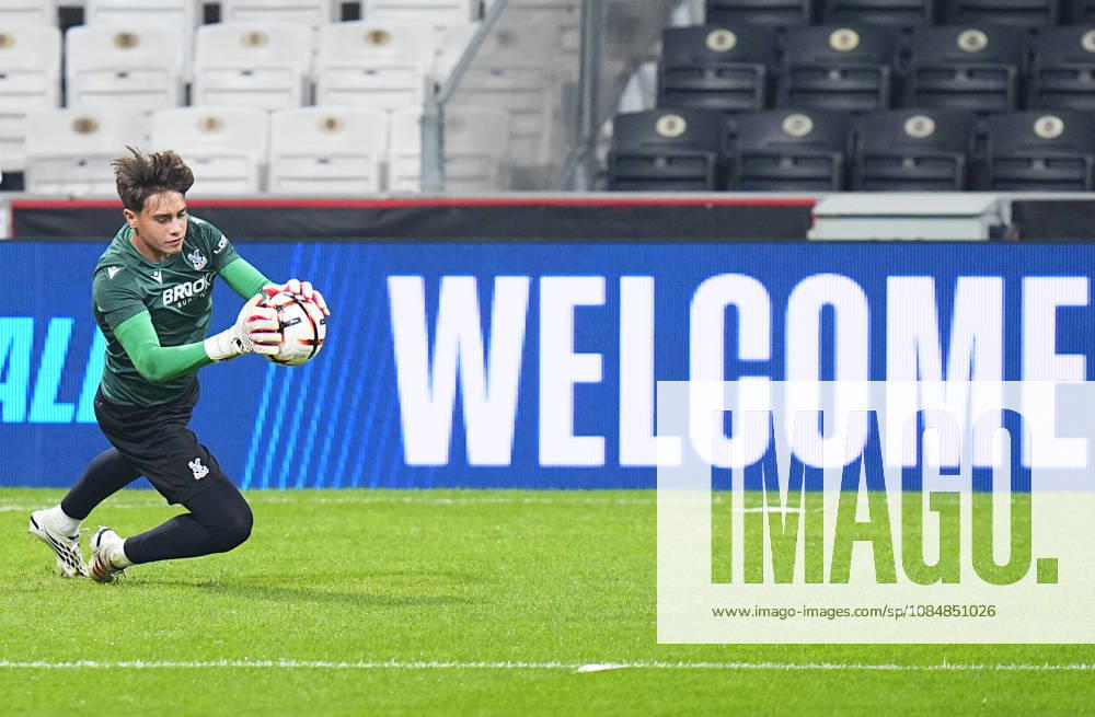 Ahead of Besiktas v Crystal Palace - UEFA Europa League ISTANBUL, TURKIYE - OCTOBER 21: Dean Henderson of Crystal Palace takes part in a training session at Tupras Stadium ahead of UEFA Europa League football match against Besiktas in Istanbul, Turkiye on October 21, 2026. Esra Bilgin Anadolu Istanbul Turkey. Editorial use only. Please get in touch for any other usage.