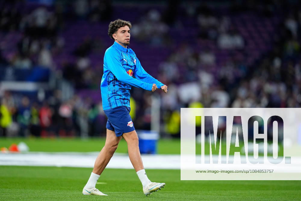 Neil El Aynaoui of RB Leipzig warms up during the UEFA Champions League 2026 27 League Phase MD3 match between Real Madrid CF and RB Leipzig at Bernabeu stadium on October 21, 2026, in Madrid, Spain. Madrid Spain - ZUMAa181 20261021_zaa_a181_043