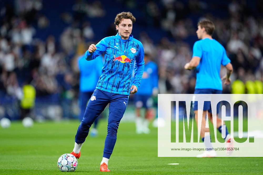 Rocco Reitz of RB Leipzig warms up during the UEFA Champions League 2026 27 League Phase MD3 match between Real Madrid CF and RB Leipzig at Bernabeu stadium on October 21, 2026, in Madrid, Spain. Madrid Spain - ZUMAa181 20261021_zaa_a181_045