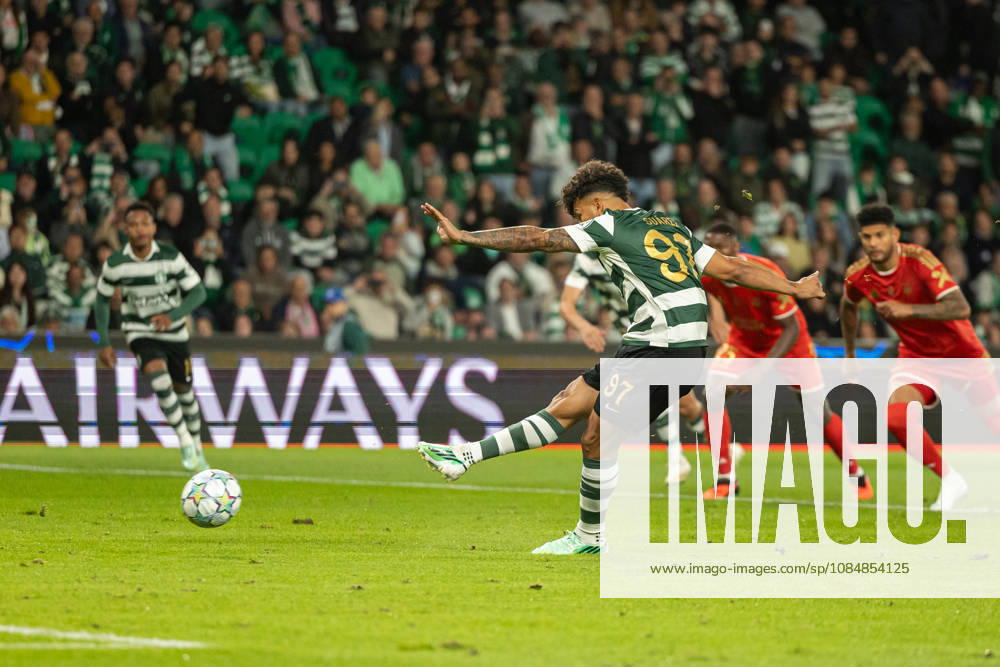 Luis Suarez celebrating after goal seen in football match between Sporting CP and LASK in UEFA Champions League 2026 27 at Estadio Josà Alvalade, Lisboa, Portugal (Luis Loureiro Ball Raw Images PT) Lisboa Estadio Josà Alvalade Portugal