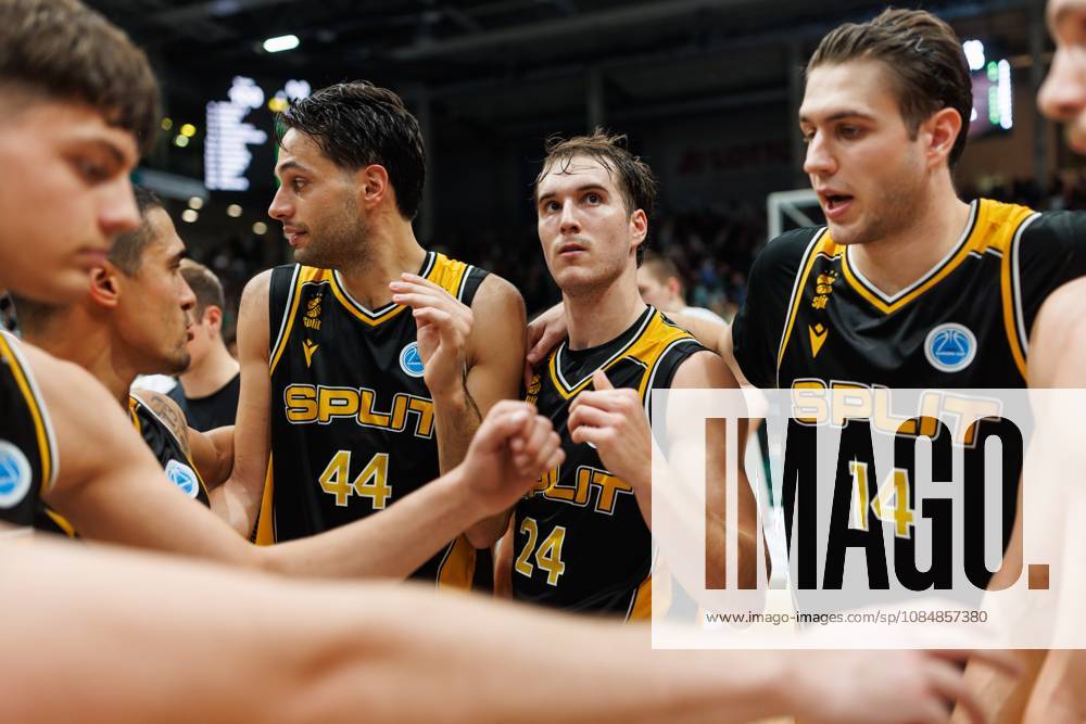 Benedict Turudic (KK Croatia Split), Trenton McLaughlin (KK Croatia Split), Darko Bajo (KK Croatia Split), Trauer, enttaeuscht, Emotionen Vet Concept Gladiators Trier vs KK Split, Basketball, FIBA Europe Cup, 3. Spieltag, Saison 2026 2027, 21.10.2026 Vet Concept Gladiators Trier vs KK Split, Basketball, FIBA Europe Cup, 3. Spieltag, Saison 2026 2027