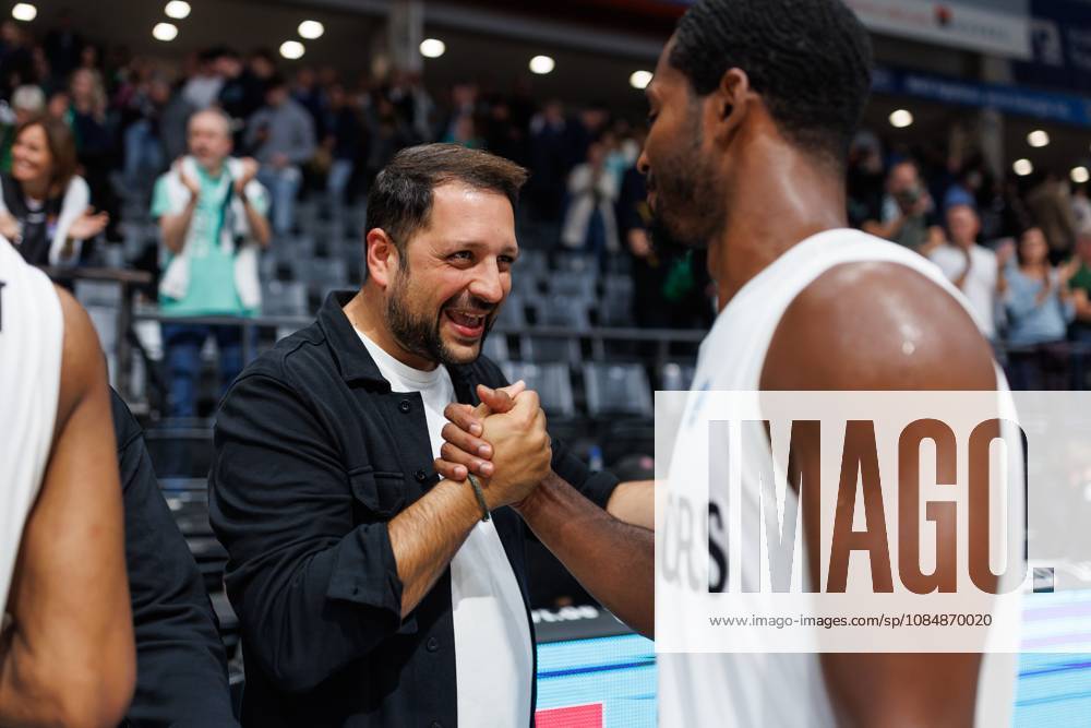 Florian Hosseini Goerge freut sich mit Terrell Harris (Gladiators Trier), Jubel, Freude, Emotionen Vet Concept Gladiators Trier vs KK Split, Basketball, FIBA Europe Cup, 3. Spieltag, Saison 2026 2027, 21.10.2026 Vet Concept Gladiators Trier vs KK Split, Basketball, FIBA Europe Cup, 3. Spieltag, Saison 2026 2027