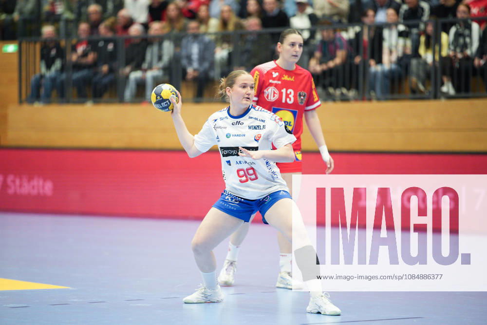 TULLN AN DER DONAU , OESTERREICH - OCTOBER 22: Frida Olsen aus Faroer und Martina Maticevic aus Oesterreich waehrend des Handball, Frauen-Nationalteam, Testspiel: Oesterreich vs. Faeroeer in der Josef-Welser-Sporthalle am October 22, 2026 in Tulln an der Donau , OESTERREICH, NIEDEROESTERREICH. TULLN AN DER DONAU, AUSTRIA - OCTOBER 22: Frida Olsen of the Faroe Islands and Martina Maticevic of Austria during the women s international handball friendly match between Austria and the Faroe Islands at the Josef-Welser-Sporthalle on October 22, 2026 in Tulln an der Donau, AUSTRIA, LOWER AUSTRIA.