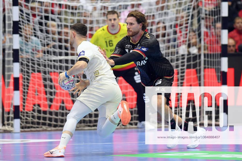 Mitja Janc (Wisla Plock 8) (am Ball), Johannes Golla (MT Melsungen 14) (R), Nebojsa Simic (Torwart MT Melsungen 16) (hinten) , GER, MT Melsungen - Orlen Wisla Plocks (POL), Handball, Champions League Maenner, Group Matches, Saison 2026 2027, 22.10.2026, GER, MT Melsungen - Orlen Wisla Plock, CL Maenner, Group Match, Saison 2026 2027, 22.10.2026 Kassel