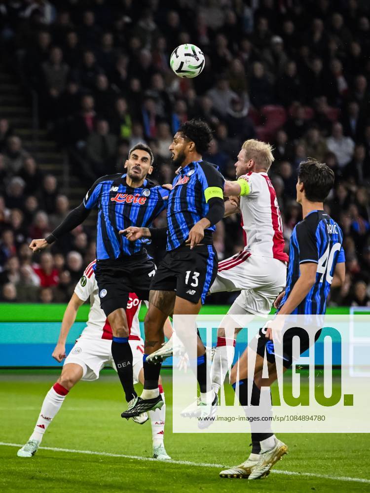 AMSTERDAM - (lr) Davide Zappacosta of Atalanta BC, Ederson of Atalanta BC, Davy Klaassen of Ajax and Relja Obrić of Atalanta BC jump for the ball during the UEFA Conference League match between AFC Ajax and Atalanta BC at the Johan Cruijff ArenA on 22 October 2026 in Amsterdam, the Netherlands. OLAF KRAAK ANP UEFA Conference League 2026 27 ANPxSportx IVx 573296228 originalFilename: 573296228