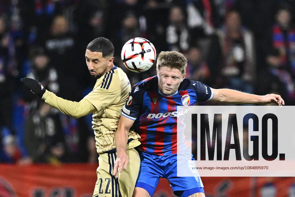 Fotball UEFA Europa League 3rd round match: Viktoria Plzen vs Levski Sofia in Pilsen, Czech Republic, October 22, 2026. From left Mazire Soula of Levski, Lukas Cerv of Viktora. (CTKxPhoto MiroslavxChaloupka) CTKPhotoP2026102209904 CTKPhotoP2026102209904