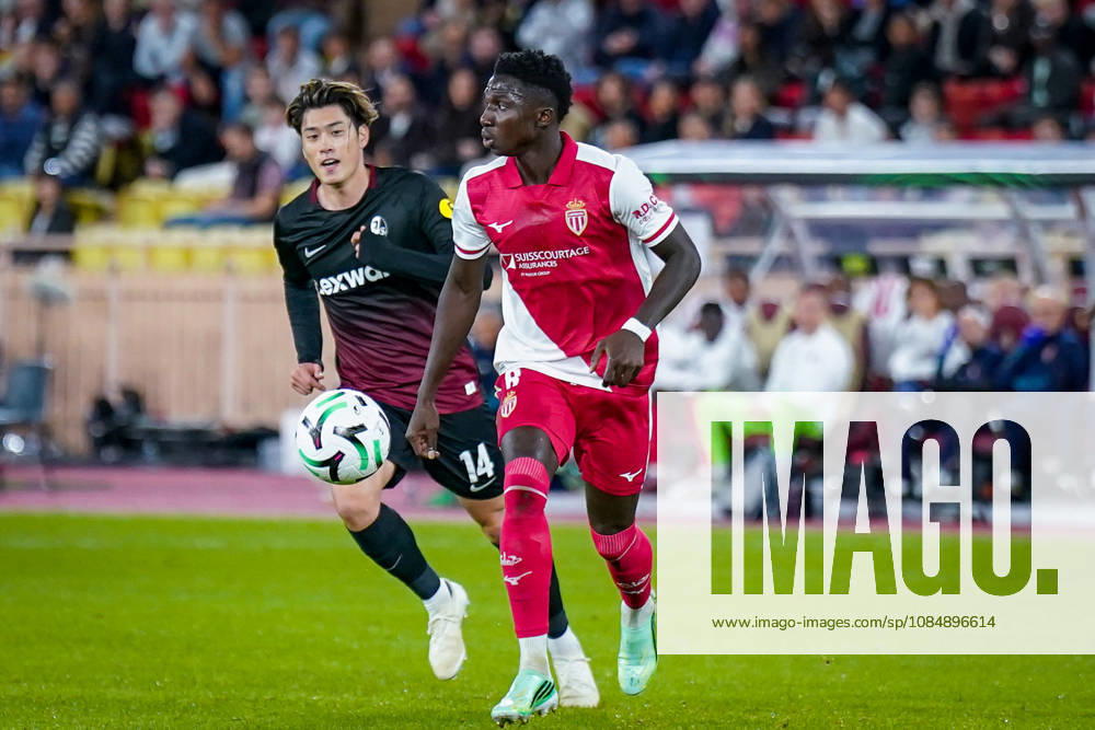 Fussball UEFA Conference League 2026 - 2027, 2. Spieltag - AS Monaco vs SC Freiburg - Stadion Louis II (Monaco): Lamine Camara (AS Monaco, 8) am Ball