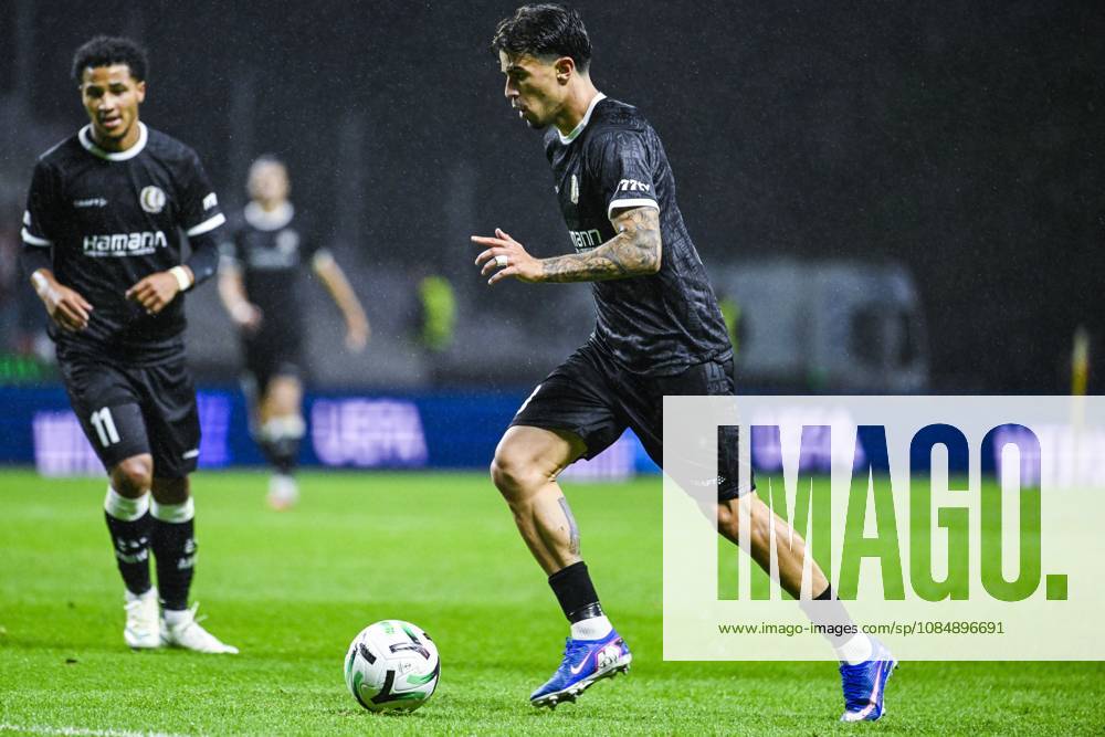 Tiago Araujo of KAA Gent pictured in action during a soccer game between Portuguese SC Braga and Belgian soccer team KAA Gent, Thursday 22 October 2026 in Braga, Portugal, the second match in the UEFA Conference League league phase. TOM GOYVAERTS TomxGoyvaerts x190697105x