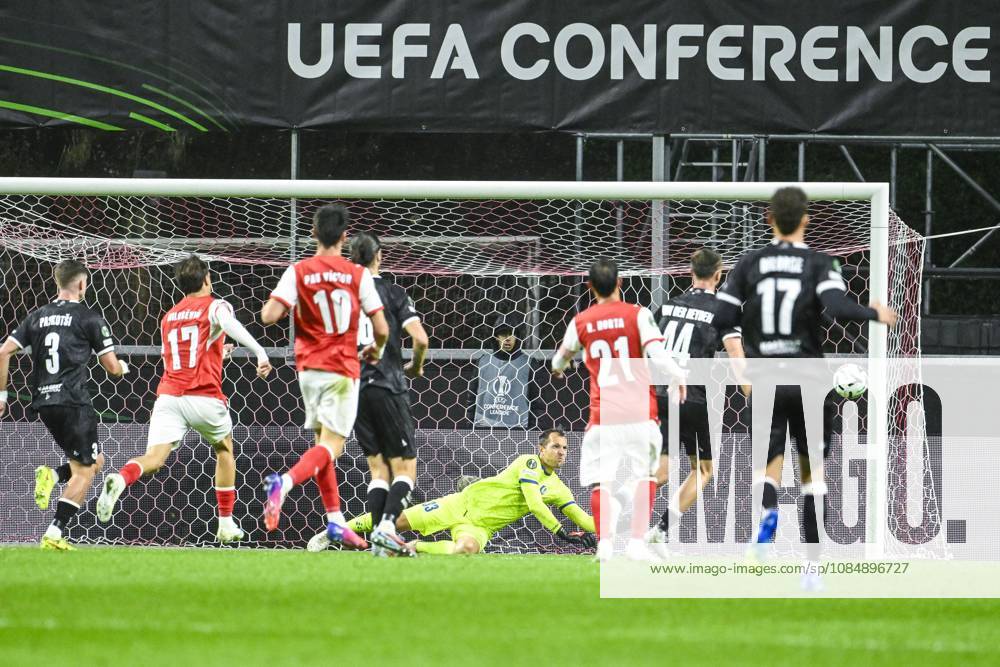 Davy Roef goalkeeper of KAA Gent pictured in action during a soccer game between Portuguese SC Braga and Belgian soccer team KAA Gent, Thursday 22 October 2026 in Braga, Portugal, the second match in the UEFA Conference League league phase. TOM GOYVAERTS TomxGoyvaerts x190697464x