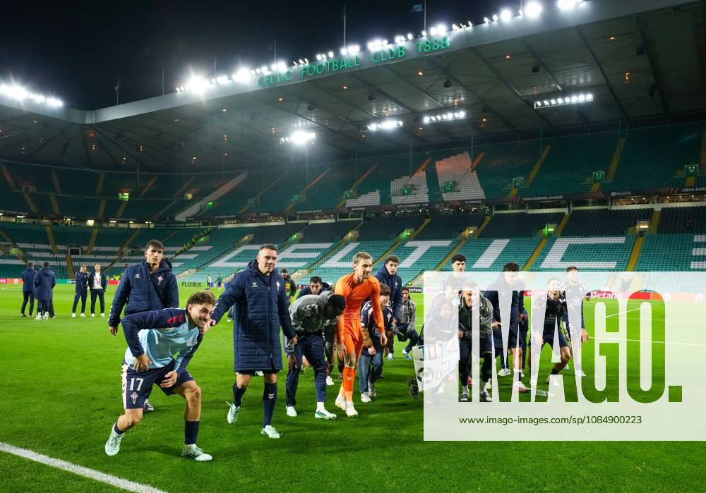 Celta Vigo players celebrate in front of their fans at full-time. Final score Celtic 1 Celta Vigo 2. Celtic v Celta Vigo, UEFA Europa League, Football, Celtic Park, Glasgow, Scotland, UK - 22 Oct 2026Glasgow Celtic Park Scotland United Kingdom