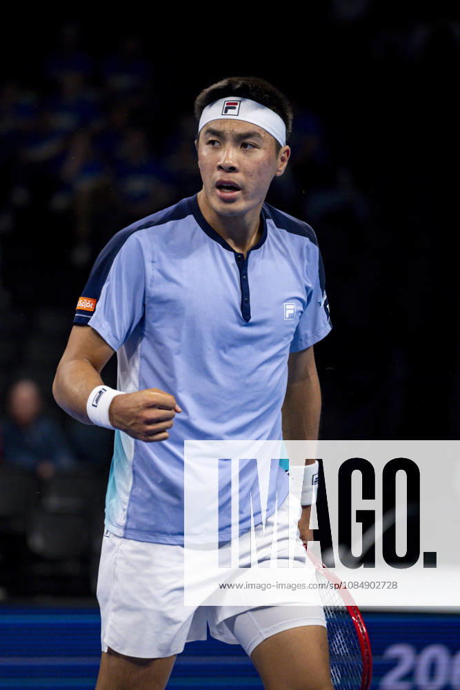 TENNIS : ATP, Tennis Herren 250 - Grand Prix Tennis AURA - Decines (France) 22 10 2026 Brandon Nakashima qualifies for the quarterfinals during the tournament of the Auvergne Rhône-Alpes Grand Prix at the LDLC Arena in Décines on October 22, 2026. Photo Sandrine Thesillat PsNewZ