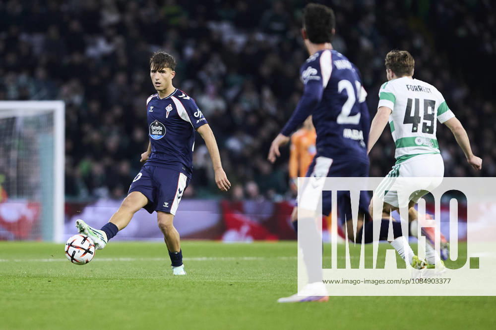 Celtic FC v Real Club Celta - UEFA Europa League 2026 27 League Phase MD3 GLASGOW, SCOTLAND - OCTOBER 22: Javi Rodriguez of RC Celta de Vigo passes the ball during the UEFA Europa League 2026 27 League Phase MD3 match between Celtic FC and Real Club Celta de Vigo at Celtic Park on October 22, 2026 in Glasgow, Scotland. (Photo by Diego Simon Photo Players Images Magara Press) Glasgow Celtic Park Stadium Scotland