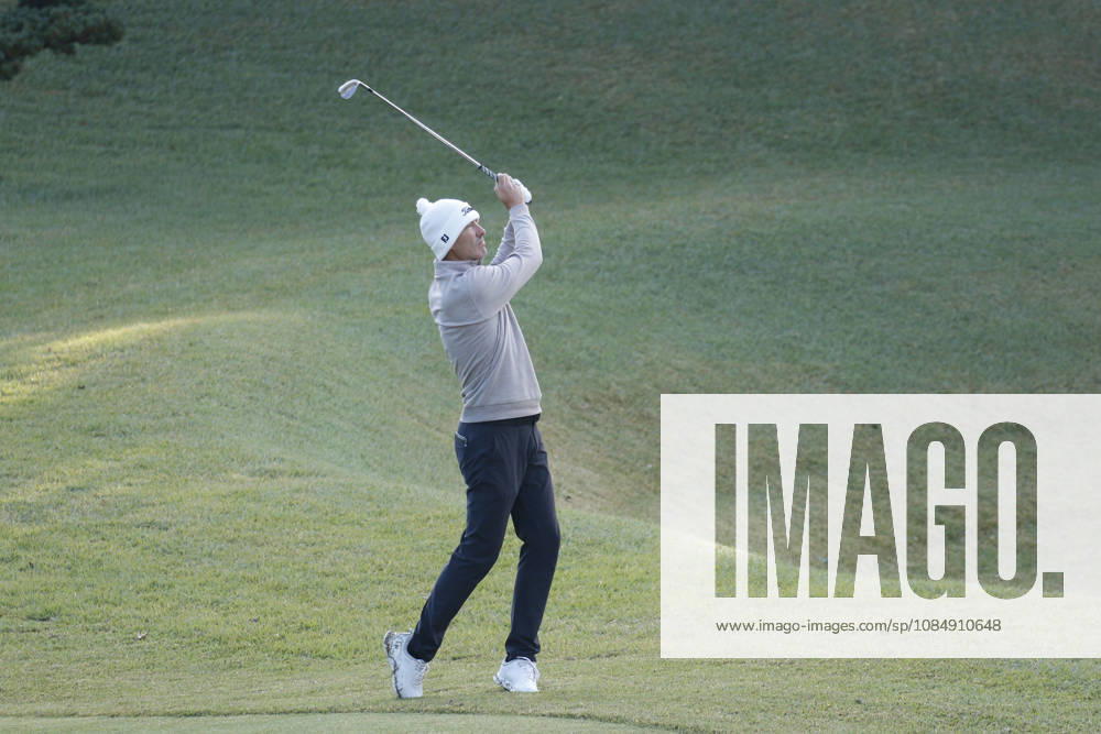 Oct 23, 2026-Cheonan, South Korea-Ross FISHER of England Second shot on 2th Green during a DP World Tour Genesis Championship at Woo Jeong Hills CC in Cheonan, South Korea. DP World Tour Genesis Championship Round2 - ZUMAr168 20261023_aap_r168_060