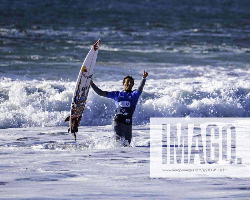 Griffin Colapinto celebrates after winning the Final of the World Surf League - MEO Rip Curl Pro Portugal at Supertubos Beach on October 23, 2026, in Peniche, Portugal. Peniche Portugal - ZUMAr200 20261023_zsp_r200_034