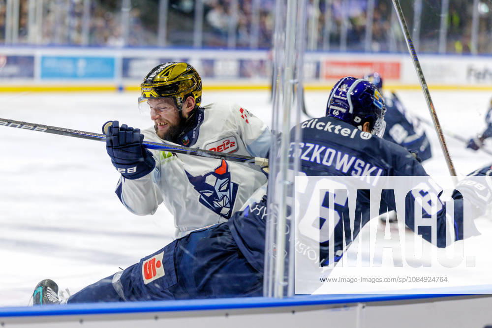 Ice hockey, Eishockey Men - DEL2 - EC Kassel Huskies vs Blue Devils Weiden Season 2026 2027 Jordan Knackstedt of Blue Devils Weiden tackles Darren Mieszkowski of EC Kassel Huskies during the DEL2 ice hockey match between EC Kassel Huskies and Blue Devils Weiden in Kassel, Germany, 23 October 2026. Kassel entered the match in second place in the standings, while Weiden were ranked 12th. Hesse