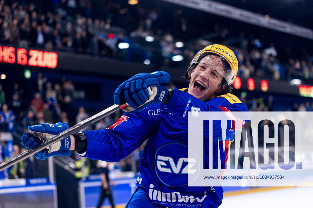 Topscorer Vinzenz Rohrer (EV Zug) wird als Best Player von den Zuger Fans gefeiert - 23.10.2026 - National League, Regular Season, Eishockey, OYM hall, Zug: EV Zug - Lausanne HC . (Bild von