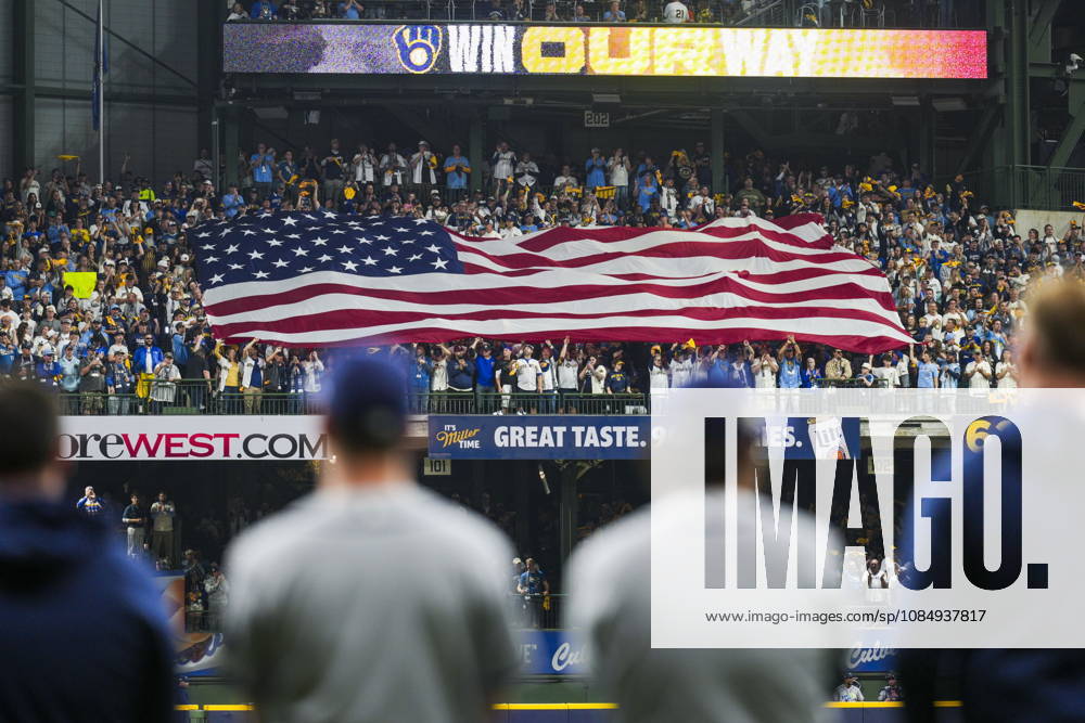 MLB, Baseball Herren, USA World Series Game 1 - Milwaukee Brewers vs Tampa Bay Rays Pregame show prior to the Major League Baseball (MLB) World Series Game 1 between the Milwaukee Brewers and Tampa Bay Rays at American Family Field in Milwaukee, Wisconsin, USA, 23 October 2026. MILWAUKEE WISCONSIN UNITED STATES