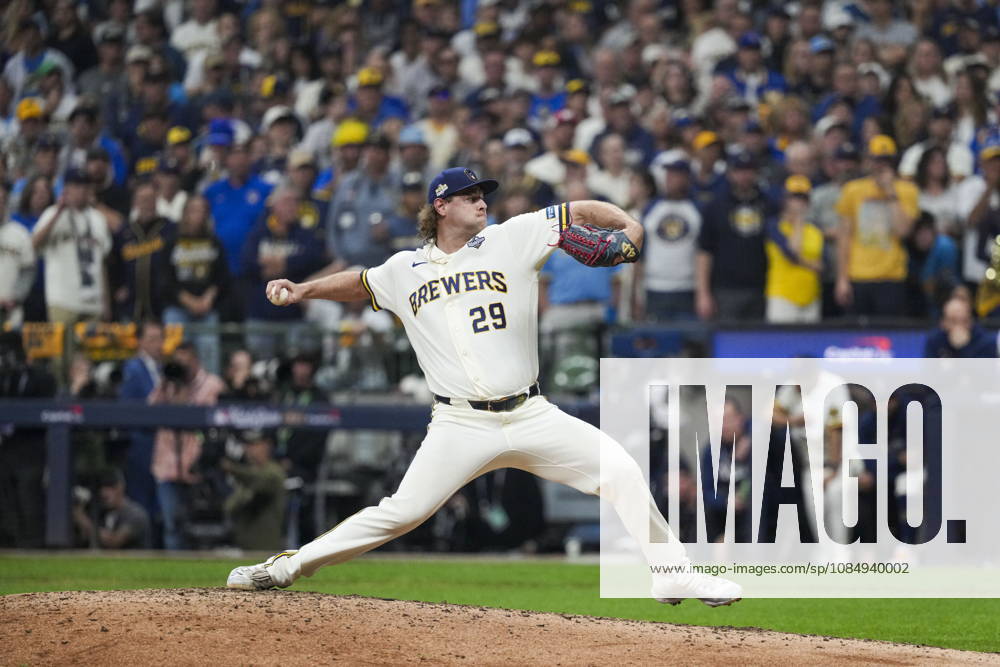 MLB, Baseball Herren, USA World Series Game 1 - Milwaukee Brewers vs Tampa Bay Rays Milwaukee Brewers pitcher Trevor Megill in action during the Major League Baseball (MLB) World Series Game 1 between the Milwaukee Brewers and Tampa Bay Rays at American Family Field in Milwaukee, Wisconsin, USA, 23 October 2026. MILWAUKEE WISCONSIN UNITED STATES