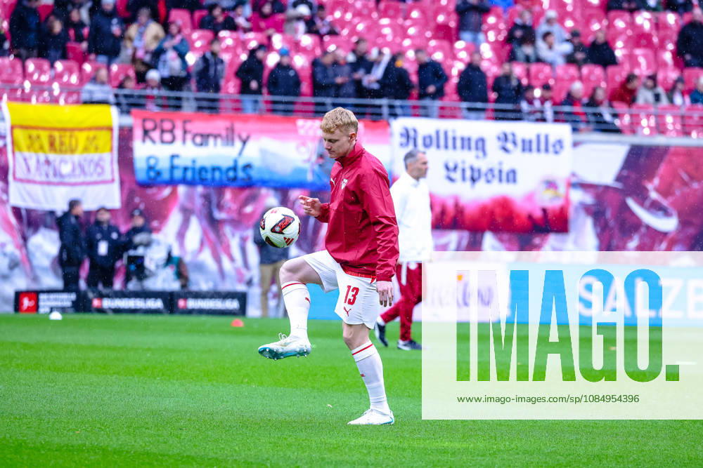 Nicolas Seiwald (RB Leipzig, 13) beim Warm Up vor dem Spiel, GER, RB Leipzig vs. SV Elversberg, Fussball, 1. Bundesliga Herren, 7. Spieltag, Spielzeit 2026 2027, 24.10.2026 DFL regulations prohibit any use of photographs as image sequences and or quasi-video. GER, RB Leipzig vs. SV Elversberg, Fussball, 1. Bundesliga Herren, 7. Spieltag, Spielzeit 2026 2027, 24.10.2026 Leipzig
