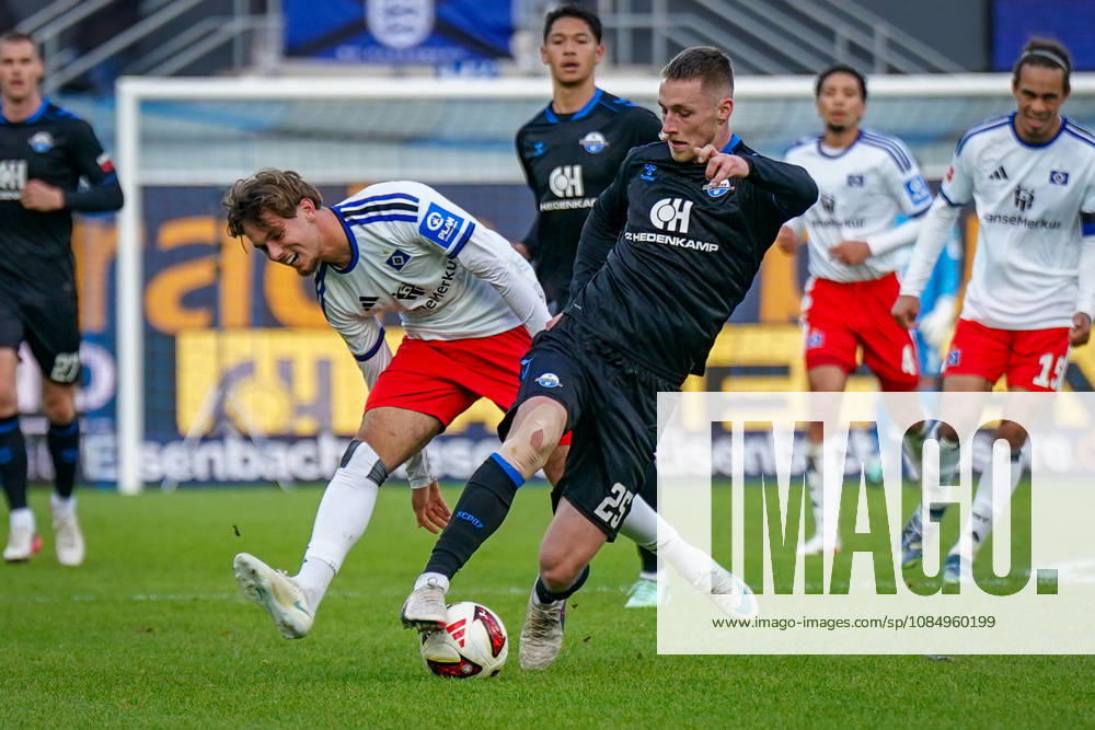 Deutschland: Fussball Bundesliga 2026 - 2027, 7. Spieltag - SC Paderborn vs Hamburger SV - Home-Deluxe-Arena (Paderborn): Tjark Scheller (Paderborn 25) Otto Stange (Hamburger SV, 19) im Zweikampf