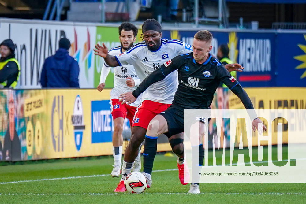 Deutschland: Fussball Bundesliga 2026 - 2027, 7. Spieltag - SC Paderborn vs Hamburger SV - Home-Deluxe-Arena (Paderborn): Tjark Scheller (Paderborn 25) Terem Moffi (Hamburger SV, 9) im Zweikampf
