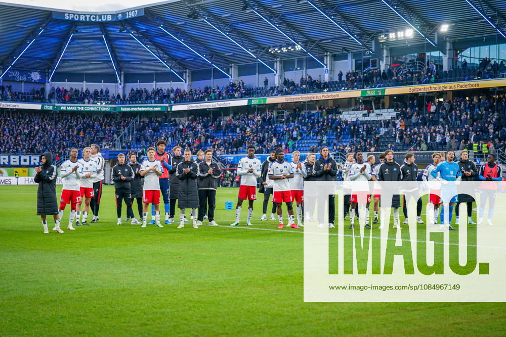 Deutschland: Fussball Bundesliga 2026 - 2027, 7. Spieltag - SC Paderborn vs Hamburger SV - Home-Deluxe-Arena (Paderborn): Hamburger Spieler nach der Auswärtsniederlage vor den eigenen Fans.