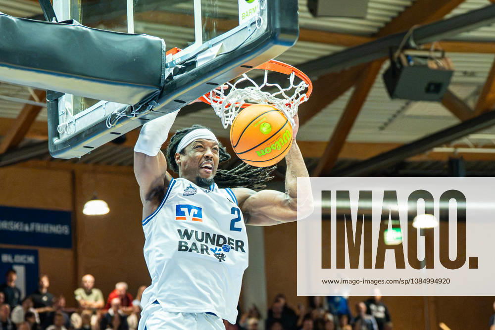 Courtney Alexander (Hakro Merlins Crailsheim, 02) beim Dunk, GER, Hakro Merlins Crailsheim vs. Eisbaeren Bremerhaven, Basketball, 2 Basketball Bundesliga ProA, Herren, 6. Spieltag, Spielzeit 2026 2027, 24.10.2026 GER, Hakro Merlins Crailsheim vs. Eisbaeren Bremerhaven, Basketball, 2 Basketball Bundesliga ProA, Herren, 6. Spieltag, Spielzeit 2026 2027, 24.10.2026 Ilshofen