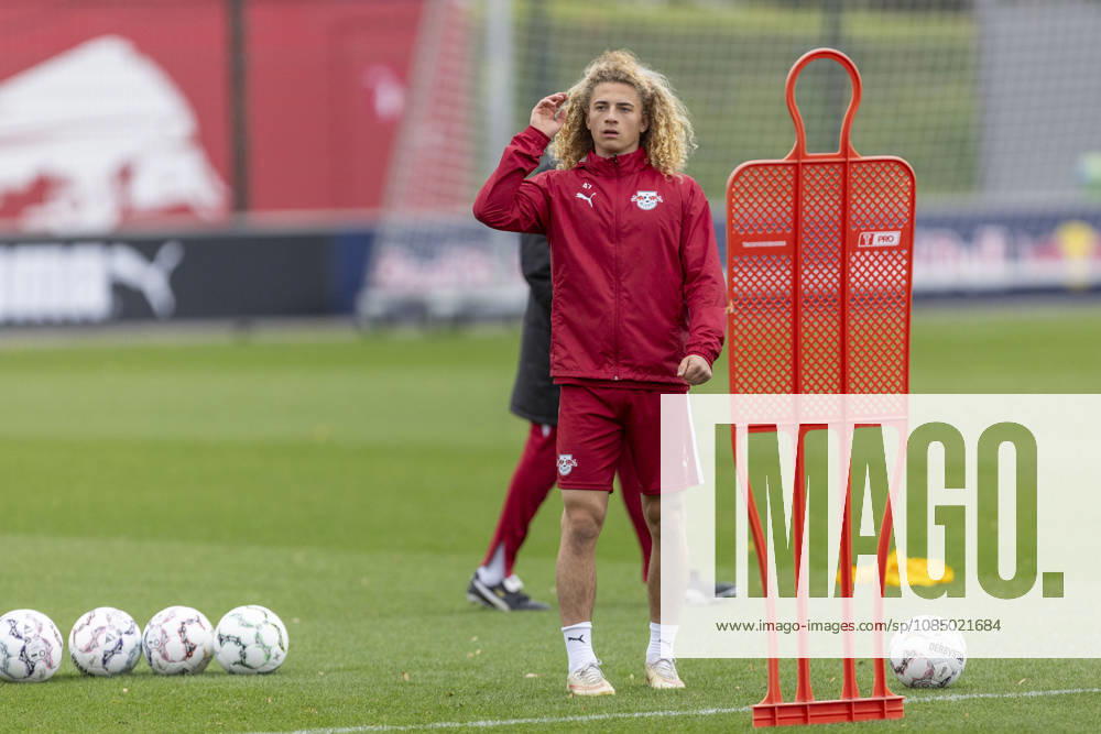 GER, Leipzig, Fussball, oeffentliches Training RB Leipzig im Bild v.l.: Viggo Gebel (RB Leipzig 47), 25.10.2026, RB Leipzig Training Akademie Cottaweg Leipzig DFL DFB REGULATIONS PROHIBIT ANY USE OF PHOTOGRAPHS AS IMAGE SEQUENCES AND OR QUASI-VIDEO,