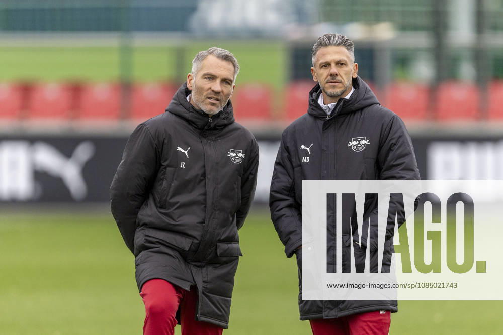GER, Leipzig, Fussball, oeffentliches Training RB Leipzig im Bild v.l.: Jan Zimmermann (Co-Trainer), Martin Demichelis (Cheftrainer RB Leipzig), 25.10.2026, RB Leipzig Training Akademie Cottaweg Leipzig DFL DFB REGULATIONS PROHIBIT ANY USE OF PHOTOGRAPHS AS IMAGE SEQUENCES AND OR QUASI-VIDEO,