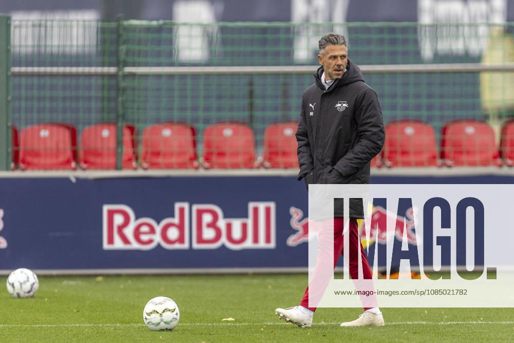 GER, Leipzig, Fussball, oeffentliches Training RB Leipzig im Bild v.l.: Martin Demichelis (Cheftrainer RB Leipzig), 25.10.2026, RB Leipzig Training Akademie Cottaweg Leipzig DFL DFB REGULATIONS PROHIBIT ANY USE OF PHOTOGRAPHS AS IMAGE SEQUENCES AND OR QUASI-VIDEO,
