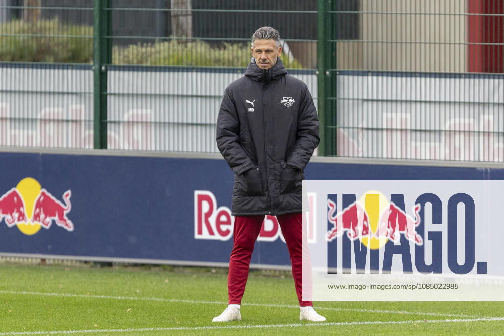 GER, Leipzig, Fussball, oeffentliches Training RB Leipzig im Bild v.l.: Martin Demichelis (Cheftrainer RB Leipzig), 25.10.2026, RB Leipzig Training Akademie Cottaweg Leipzig DFL DFB REGULATIONS PROHIBIT ANY USE OF PHOTOGRAPHS AS IMAGE SEQUENCES AND OR QUASI-VIDEO,