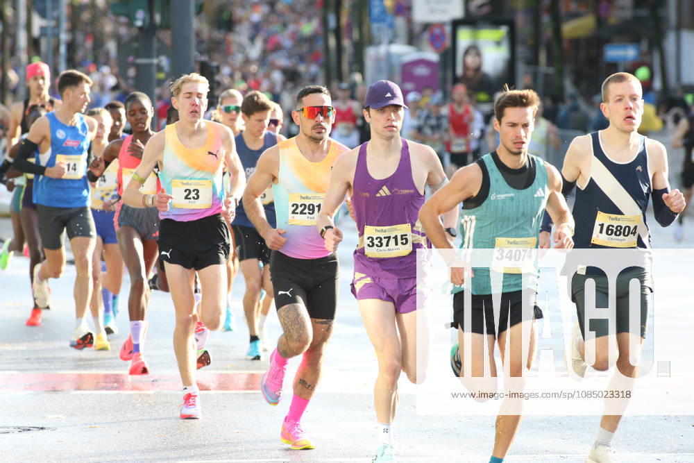 32. Auflage vom Hella Hamburg-Halbmarathon. Fast 21.000 Läuferinnen und Läufer absolvierten am Sonntag die Strecke. Teilnehmer des ersten Startblocks auf der Reeperbahn. St. Pauli Hamburg
