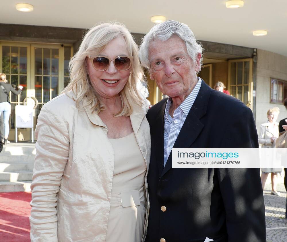 Evelyn Bresser, Klaus Bresser bei der Premiere Vorhang auf fuer Cyrano der Komoedie am Kurfuerstendamm im Schillertheater in Berlin.