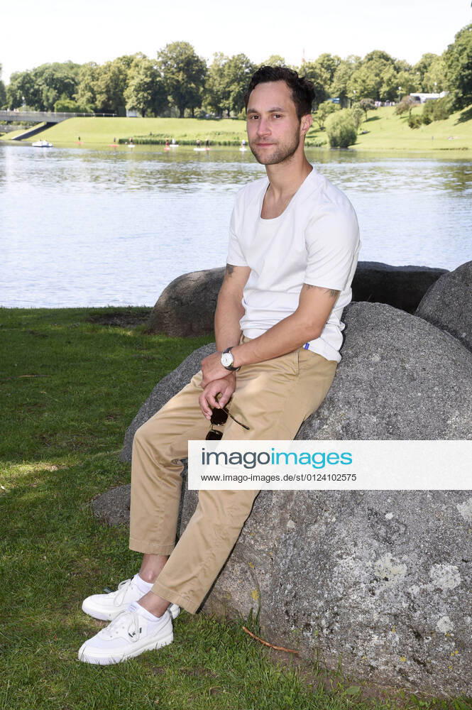 Ludwig Trepte bei der Premiere des Kinofilms Lauras Stern auf dem 38. Filmfest München im Open Air Kino am Olympiasee. München
