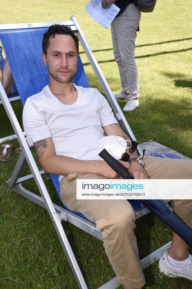 Ludwig Trepte bei der Premiere des Kinofilms Lauras Stern auf dem 38. Filmfest München im Open Air Kino am Olympiasee. München