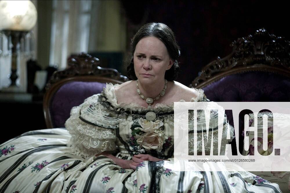 Sally Field, 75. Geburtstag am 6. November Sally Field Characters: Mary Todd Lincoln Film: Lincoln (2012) Director: Steven Spielberg 09 November 2012