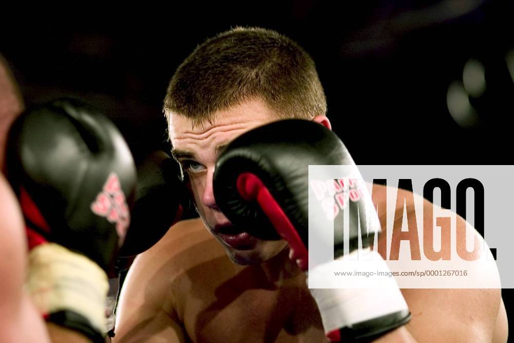 Denis Boytsov (Rußland) Boxen Herren Boxnacht 2004, Boxsport, Profiboxen, Schwergewicht, Vdig Einzelbild Hamburg