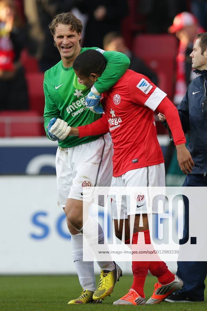 Fussball Bundesliga FSV Mainz 05 - Bayer 04 Leverkusen Spieltag 25 Fussball Maenner Saison 2012 13 Jubel Christian WETKLO (Torwart, Torhueter FSV Mainz 05 - 29) - Chinedu EDE (FSV Mainz 05 - 17)